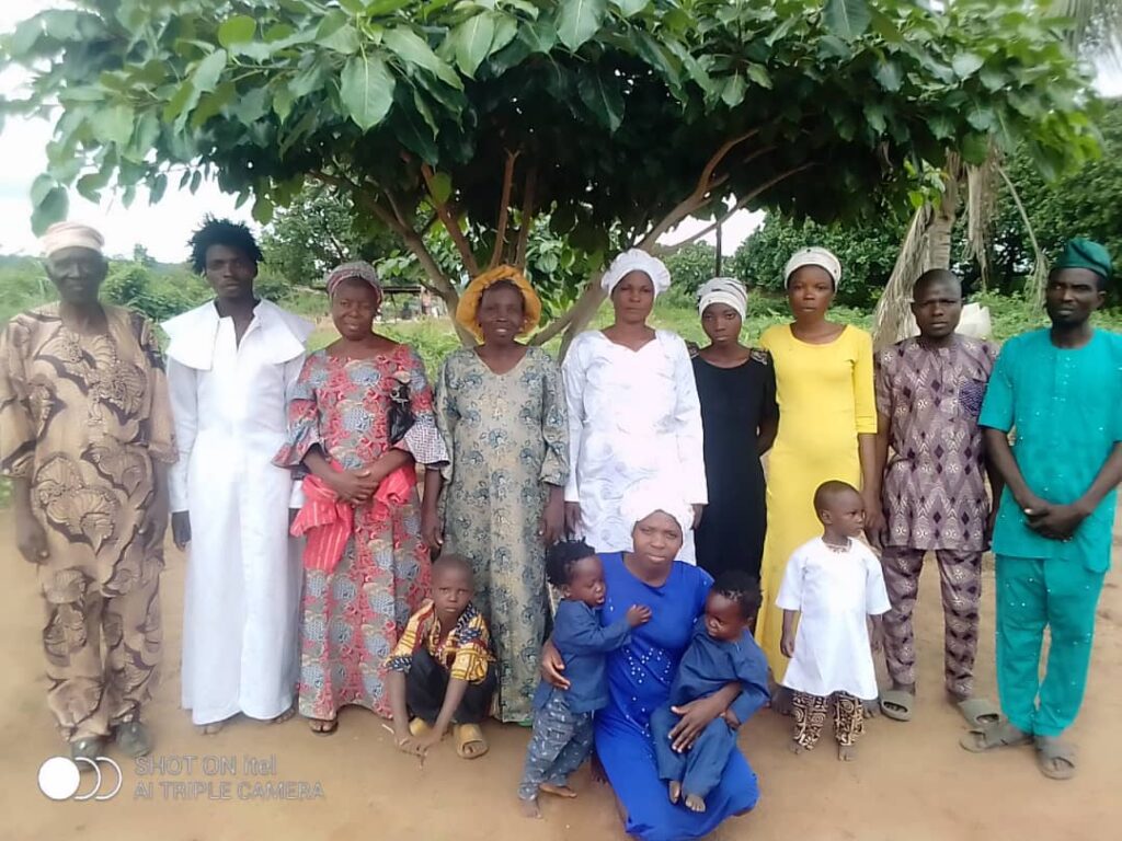 Eleyinpo Royal Family Visits Customary Tenants on Ipapo Land